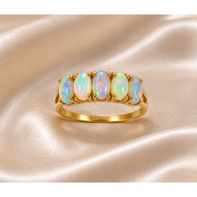 Traditional Late 20th Century Size 6.75 14K Yellow Gold Natural Opal Five Stone Band Ring For Sale - Image 3 of 4