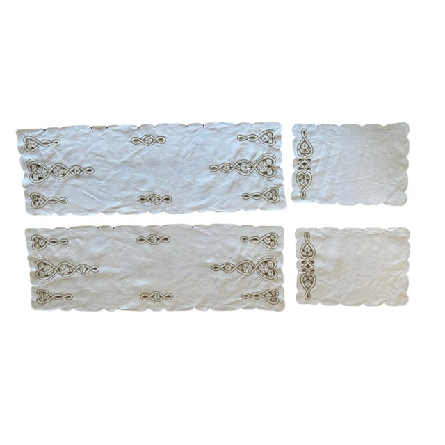 Mid 20th Century Vintage Linen Cutwork Pair Runners With Placemats- Set of 4 For Sale - Image 5 of 8