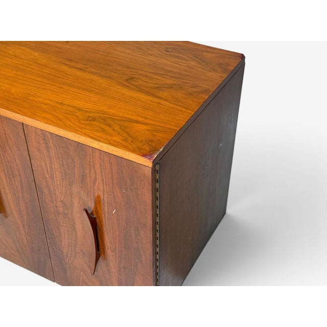 Brown Young Manufacturing, Standard Dreser, Walnut, Usa, 1960s For Sale - Image 8 of 12