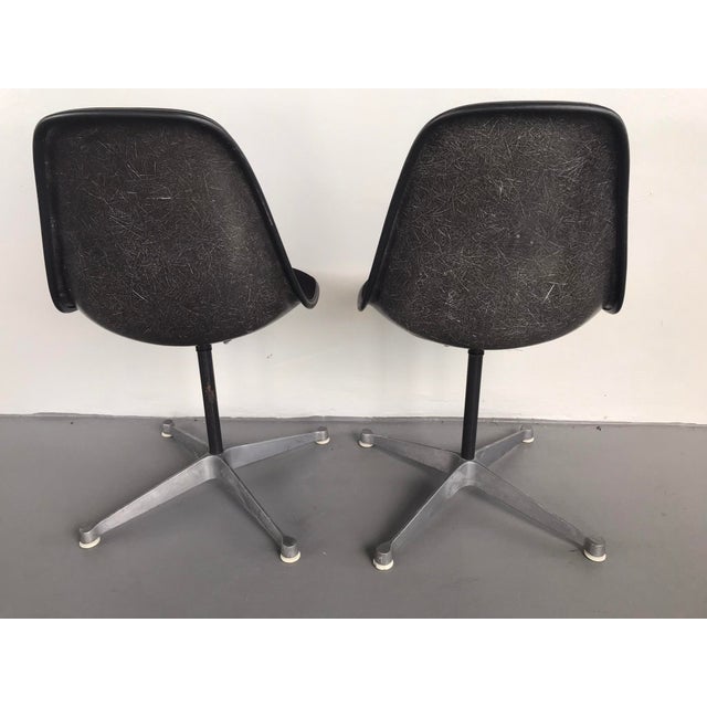 1980s Pair of Herman Miller Eames Swivel Base Office Chairs in Black Fabric, Dated 1983 For Sale - Image 5 of 13