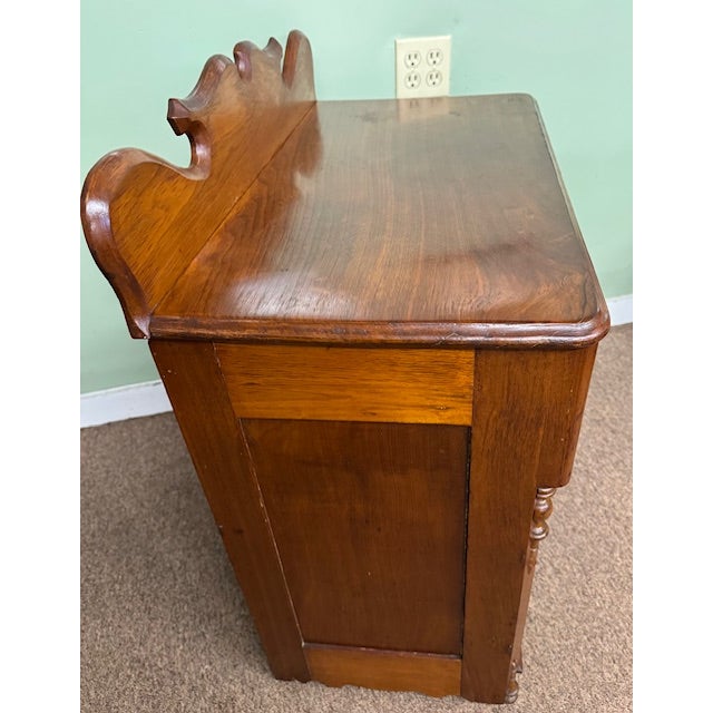 Victorian Antique Victorian Walnut 3 Drawer Bachelors Chest of Drawers For Sale - Image 3 of 6