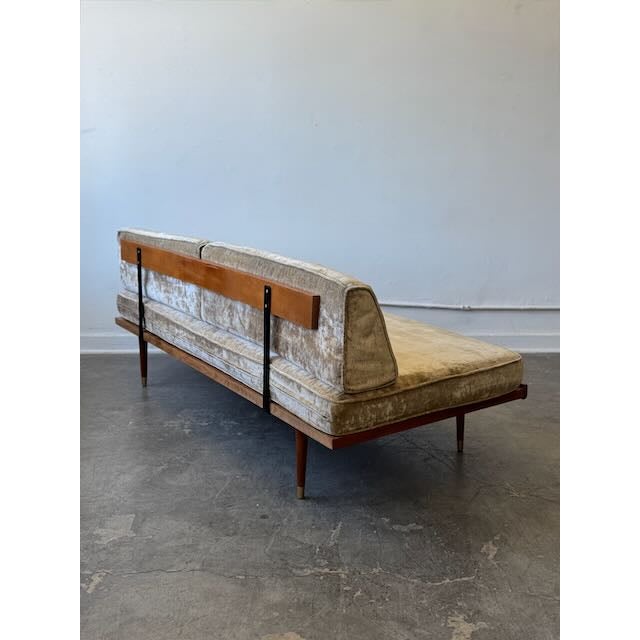 1950's Yugoslavian Daybed in Velvet For Sale - Image 10 of 15