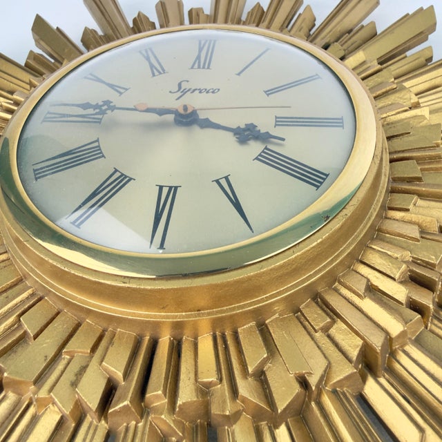 Syroco Midcentury Gilt Syroco Sunburst Clock 16” Electric For Sale - Image 4 of 11
