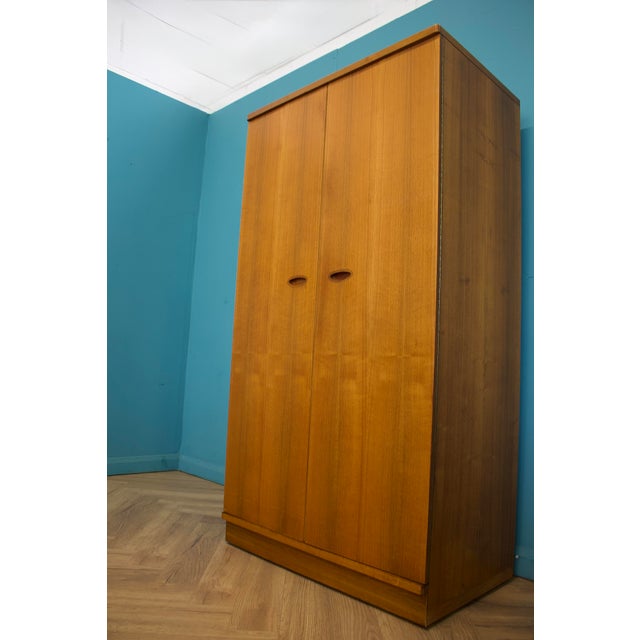 Mid-Century Modern Walnut Wardrobe from Uniflex, 1960s For Sale - Image 6 of 11