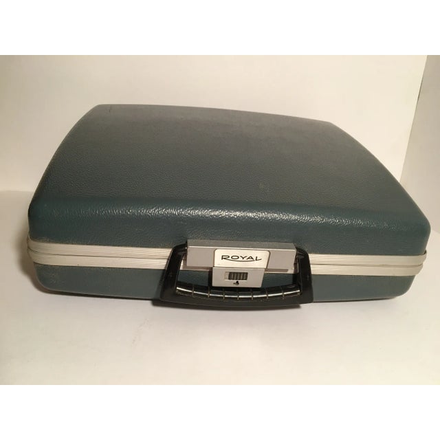 Vintage Mustard Royal Safari Typewriter With Case & Key For Sale - Image 12 of 13