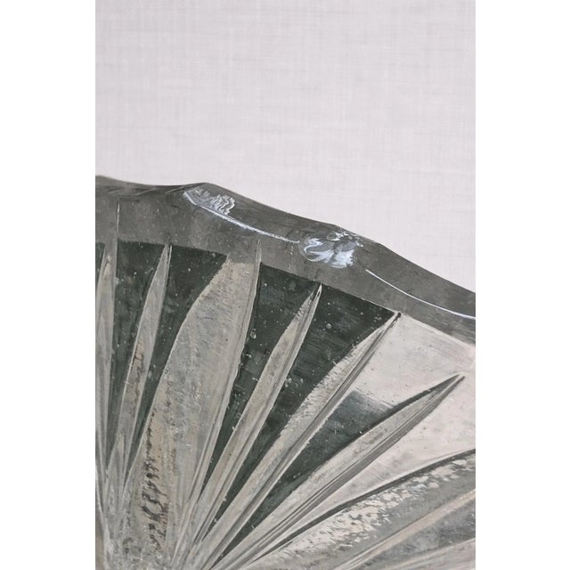 Early 20th-Century Eastern European Hand-Cut Crystal Starburst Pedestal Compote Centerpiece For Sale - Image 13 of 15
