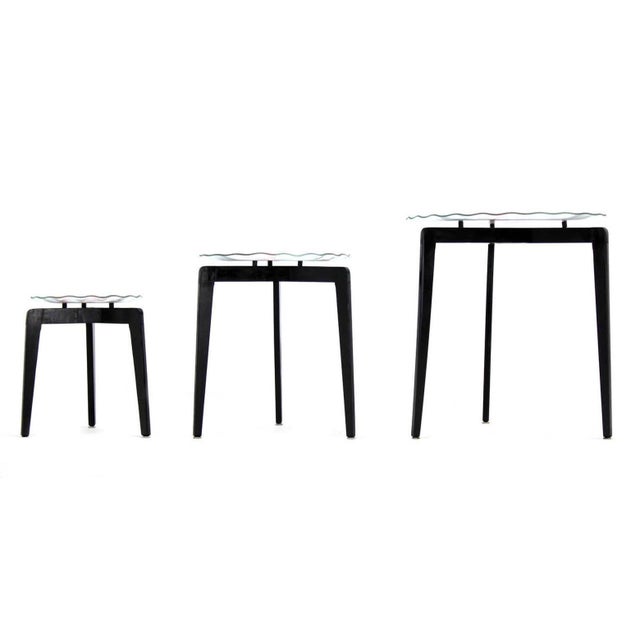 Mid 20th Century Art Glass Scallop Edge Bowl Tray Top Tapered Leg Stackable Nesting Side Table For Sale - Image 5 of 10