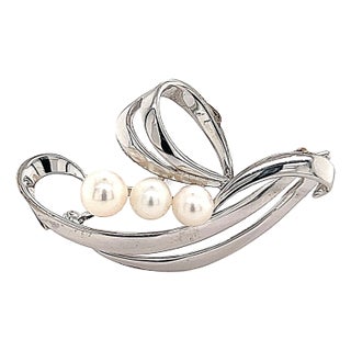 1990s Mikimoto Estate Akoya Pearl Brooch Sterling Silver For Sale