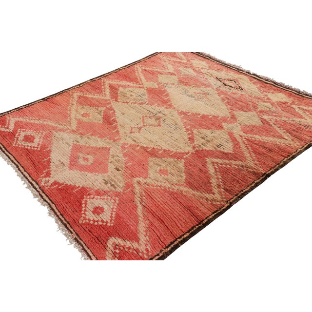 Rug & Kilim Vintage Moroccan Rug, Pink & Beige With Geometric Patterns - Rug & Kilim For Sale - Image 4 of 7