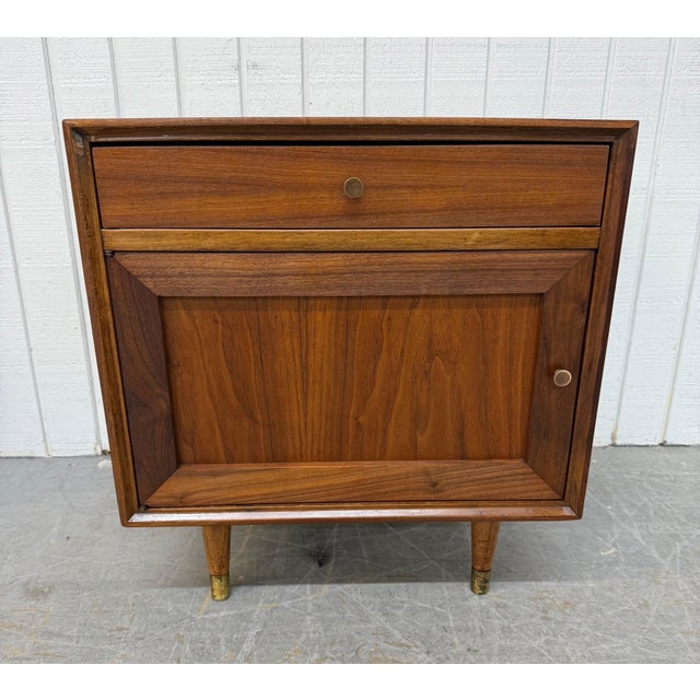 Wood Mid-Century Modern Walnut Nightstands - Set of 2 For Sale - Image 7 of 8