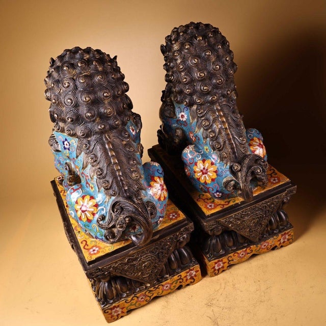 Late 20th Century Late 20th Century Pair of Gilt Bronze Cloisonné Enamel Guardian Lion Figures on Stands For Sale - Image 5 of 9
