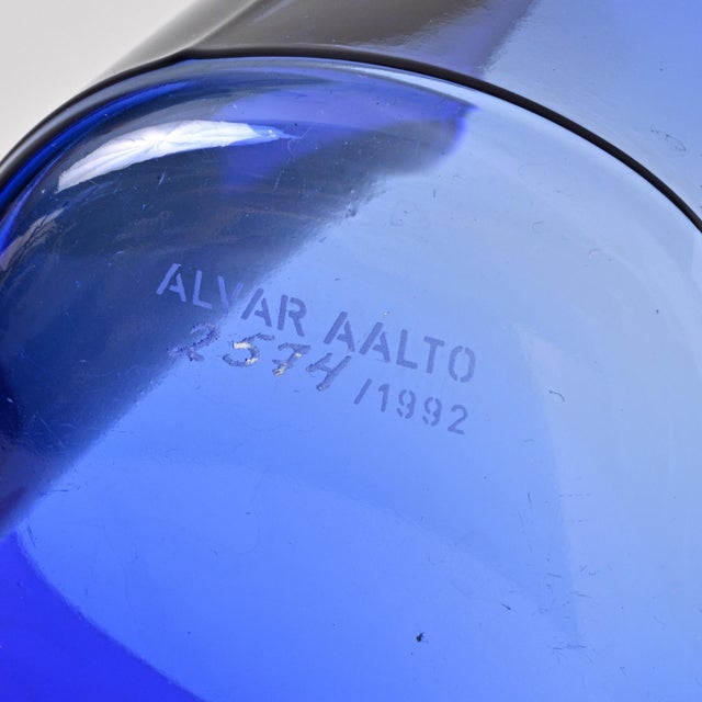 Large Cobalt Blue Savoy Vase in Glass by Alvar Aalto for Iittala, 1992 For Sale - Image 9 of 10