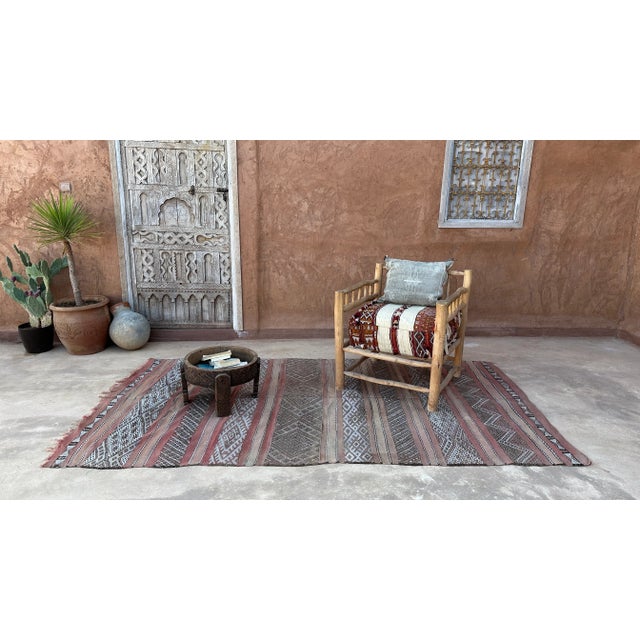 1980s Moroccan Kilim Vintage Rug - 4'11" X 9'0" Ft For Sale - Image 9 of 9