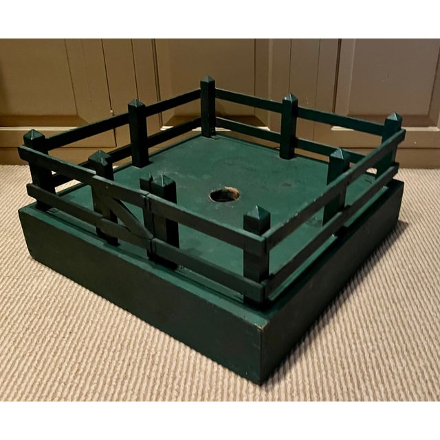 Antique 1920's American Green Paint Decorated Wood Fence, Gate and Stand for Displaying a Feather Christmas Tree For Sale - Image 9 of 15