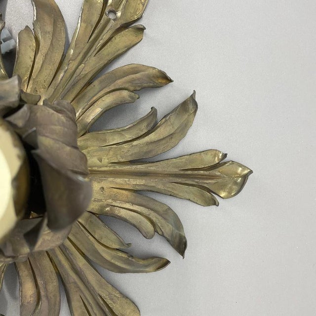 Handmade Brass Floral Theatre Wall Light by Gio Ponti, 1950s For Sale - Image 10 of 18