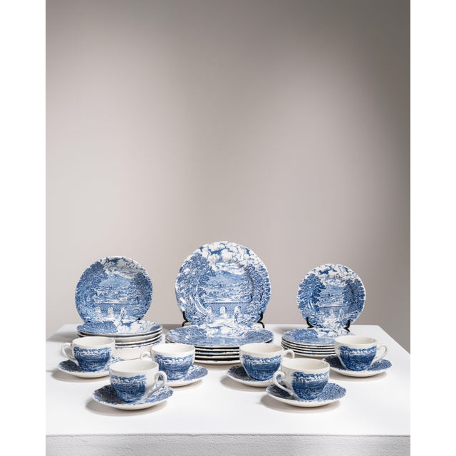 Mid 20th Century United Kingdom Blue Porcelain Serving Piece For Sale - Image 14 of 14