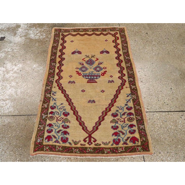 Galerie Shabab Collection Early 20th Century Turkish Ghiordes Rug For Sale - Image 4 of 9