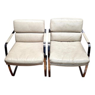 Pair of Mid-Century Modern Milo Baughman-Style Leather and Chrome Lounge Chairs For Sale
