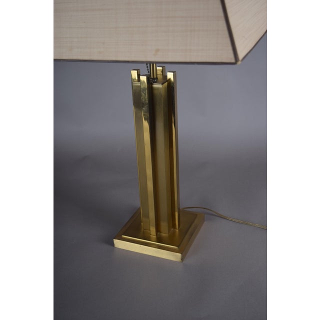 Italian Hollywood Regency Brass Table Lamp with Caramel Lacquer Panels, 1970s For Sale - Image 6 of 9