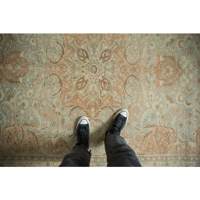 :: Starburst center medallion with detail serrated leaves enveloping the perimeter adorned at either end by intricate...