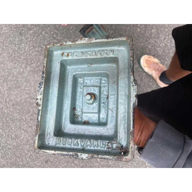 Black Art Deco Swedish Mortuary Vases in Cast Iron, 1923, Set of 2 For Sale - Image 8 of 9