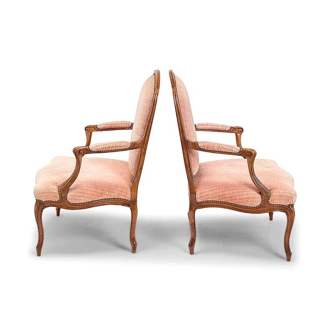 Rose Tarlow Pair of Rose Tarlow Melrose House Louis XV Walnut Fauteuil Arm Chairs For Sale - Image 4 of 7