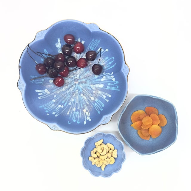 Chalky Blue Floral Shaped Serving Bowl Curation - Group of 3 For Sale - Image 4 of 11