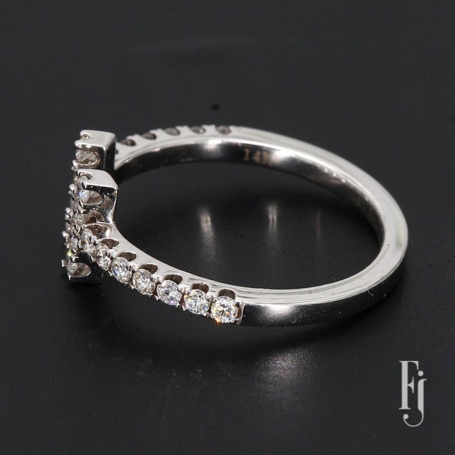 14k White Gold & Diamond Bypass Ring - Size 6.5 For Sale - Image 4 of 4