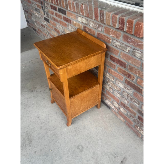 Widdicomb 1906 Widdicomb Furniture Company Birds Eye Maple Side Table For Sale - Image 4 of 7