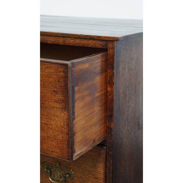 Antique 18th Century English Chest of Drawers with 3 Drawers and Original Fittings For Sale - Image 14 of 16