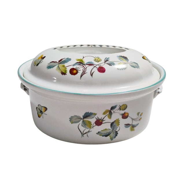 Bring classic English charm to your kitchen with this vintage oval covered casserole dish by Royal Worcester. Decorated in...