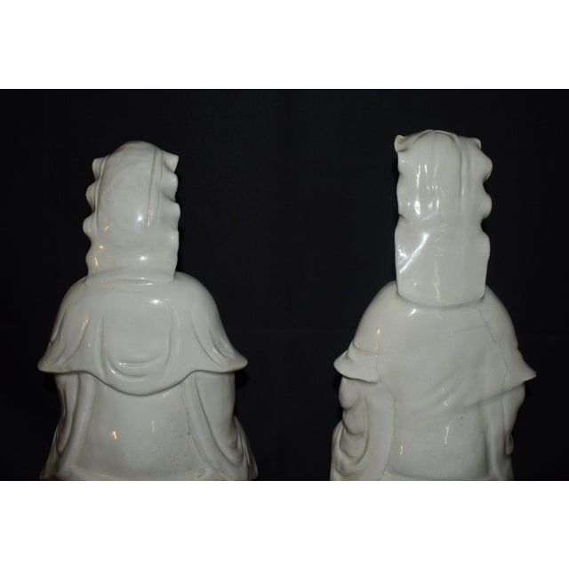 Pair Antique Chinese Blanc De Chine Porcelain Guanyin Statues Dehua Figures For Sale - Image 12 of 18