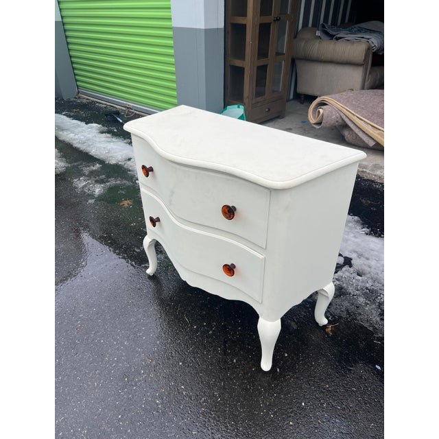 Traditional 1920s Hand-Painted White French Provincial Cabinet With Serpentine Drawers For Sale - Image 3 of 5