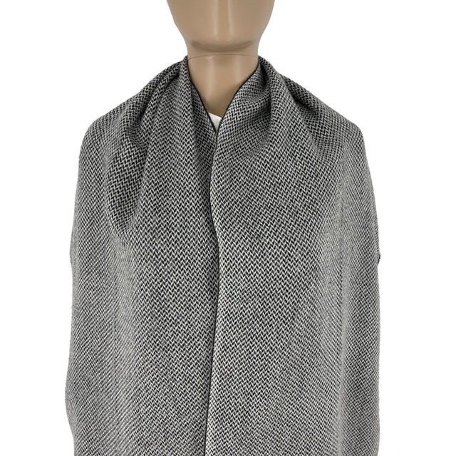 Late 20th Century Late 20th Century Giorgio Armani Grey Wool Blend Scarf For Sale - Image 5 of 8