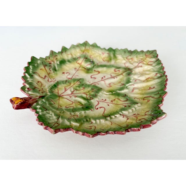 Faianças Belo Portugal Majolica Geranium Leaf Dishes, Set of 3 For Sale - Image 16 of 18