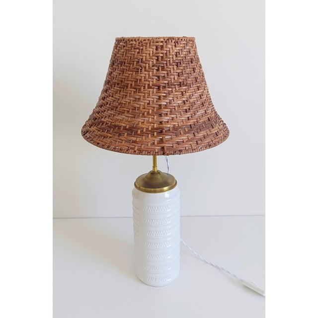 Mid-Century Marbella Style White Ceramic, Brass and Wicker Table Lamp from Carstens Tönnieshof, 1960s For Sale - Image 9 of 15