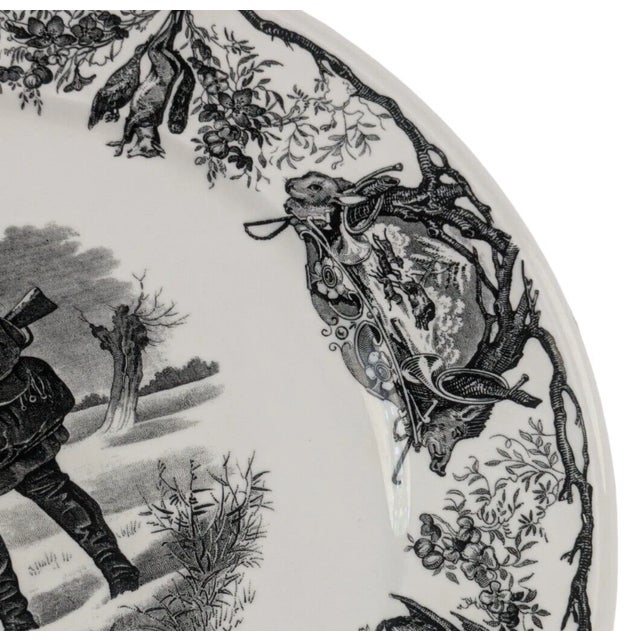 Ceramic Mid 20th Century Villeroy & Boch La Chasse Le Retour Dinner Plate Discontinued Toile Hunting For Sale - Image 7 of 10