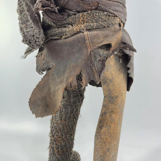 Wood Early 20th Century Songye Nkishi Power Fetish Figure on Custom Stand For Sale - Image 7 of 11