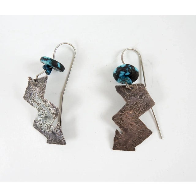 Late 20th Century Artist Studio Turquoise Sterling Silver Necklace & Earrings For Sale - Image 12 of 12