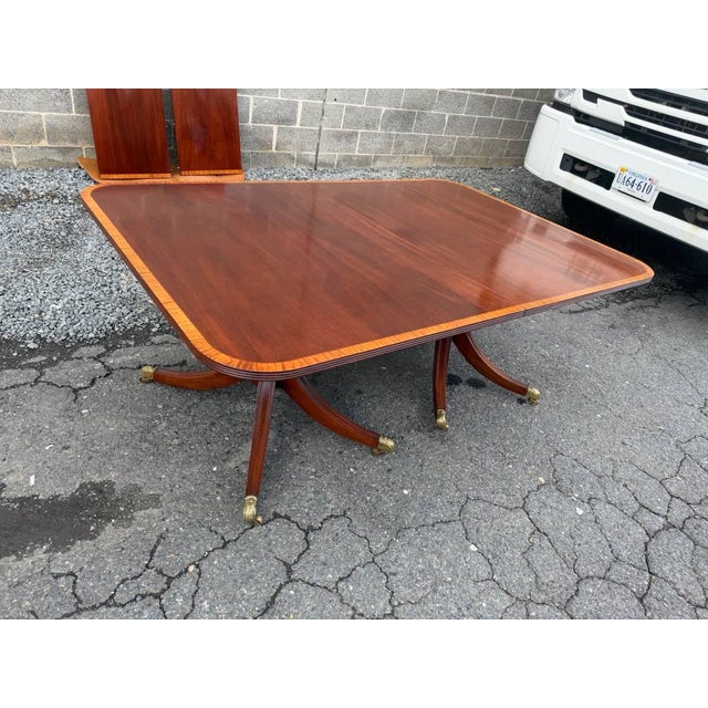 Vintage Regency Style Cross Banded Mahogany Dining Table With 2 Leaves by Biggs Furnture For Sale - Image 4 of 18