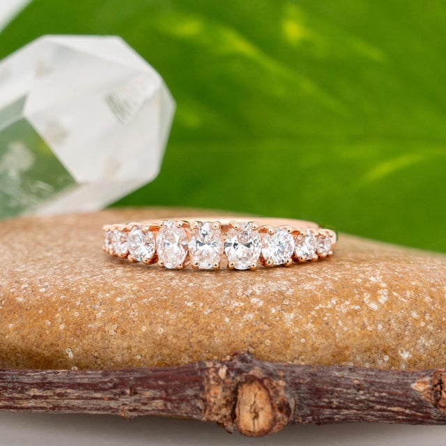 2020s Classic Grace Lab Diamond Band Ring in Solid 14k Rose Gold For Sale - Image 5 of 8