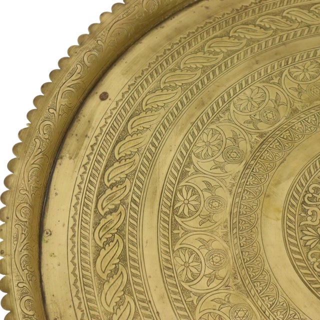 Large Oriental Brass Serving Tray with Floral and Geometric Pattern, 1920s For Sale - Image 4 of 18