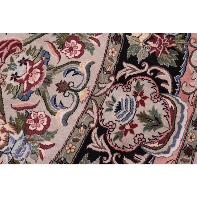Textile Shabby Chic 1990's Medallion Anarkali Pak-Persian Gray/Black Wool Round Rug- 6'1'' X 6'1'' For Sale - Image 7 of 9