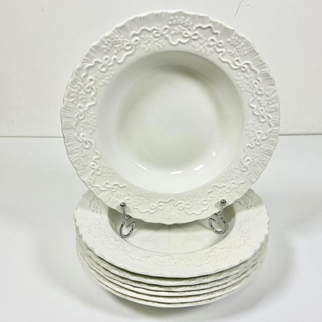 American 1989 Vintage English Americana Wedgwood for Ralph Lauren Le Blanc Claire Coupe Soup Bowl - Set of 7 For Sale - Image 3 of 9
