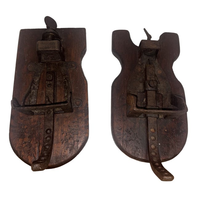 Italian Wooden Shoemakers Items, 1950, Set of 2 For Sale