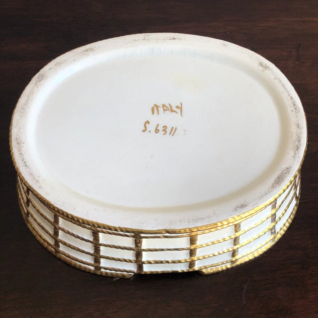 Mottahedeh Mottahedeh Mid-20th Century Porcelain Strawberry Box For Sale - Image 4 of 12