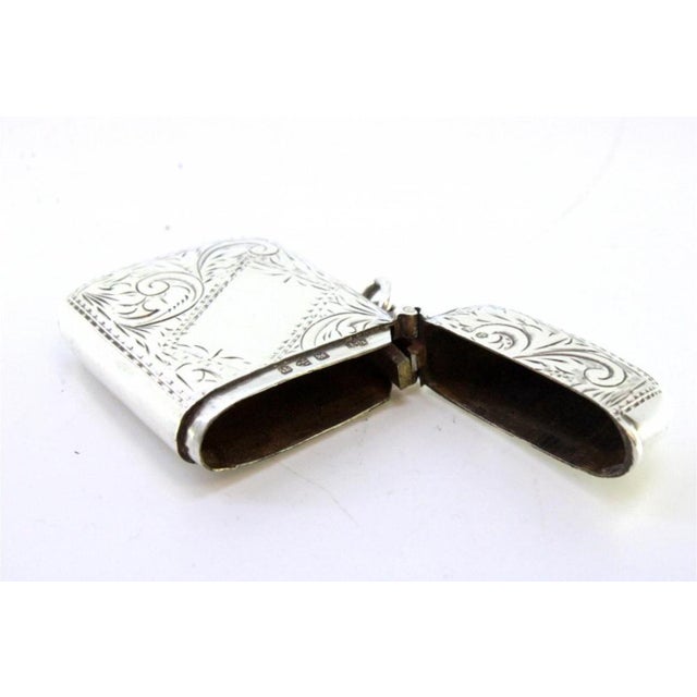 George III Silver Matchbox with Plant Motifs Surrounding Monogram Card and Hinged Lid For Sale - Image 5 of 6