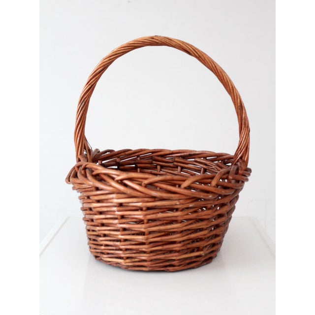 Farmhouse Vintage Large Willow Gathering Basket With Tall Handle For Sale - Image 3 of 16