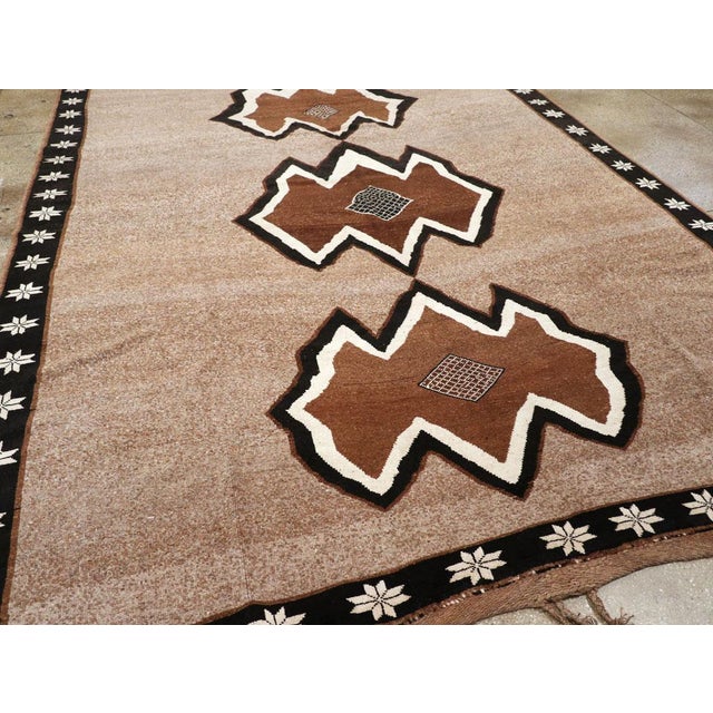 Galerie Shabab Collection Mid-20th Century Turkish Anatolian Tribal Room Size Carpet For Sale In New York - Image 6 of 8
