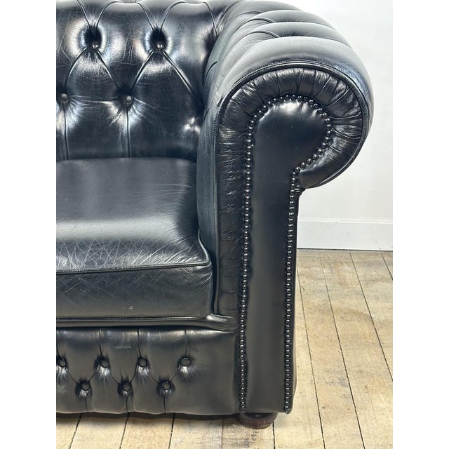 Wood Vintage Chesterfield Sofa in Black Leather, 1980s For Sale - Image 7 of 13